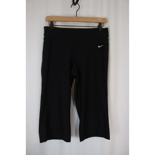Nike Dri fit Capri Medium Black Pant Cropped Logo