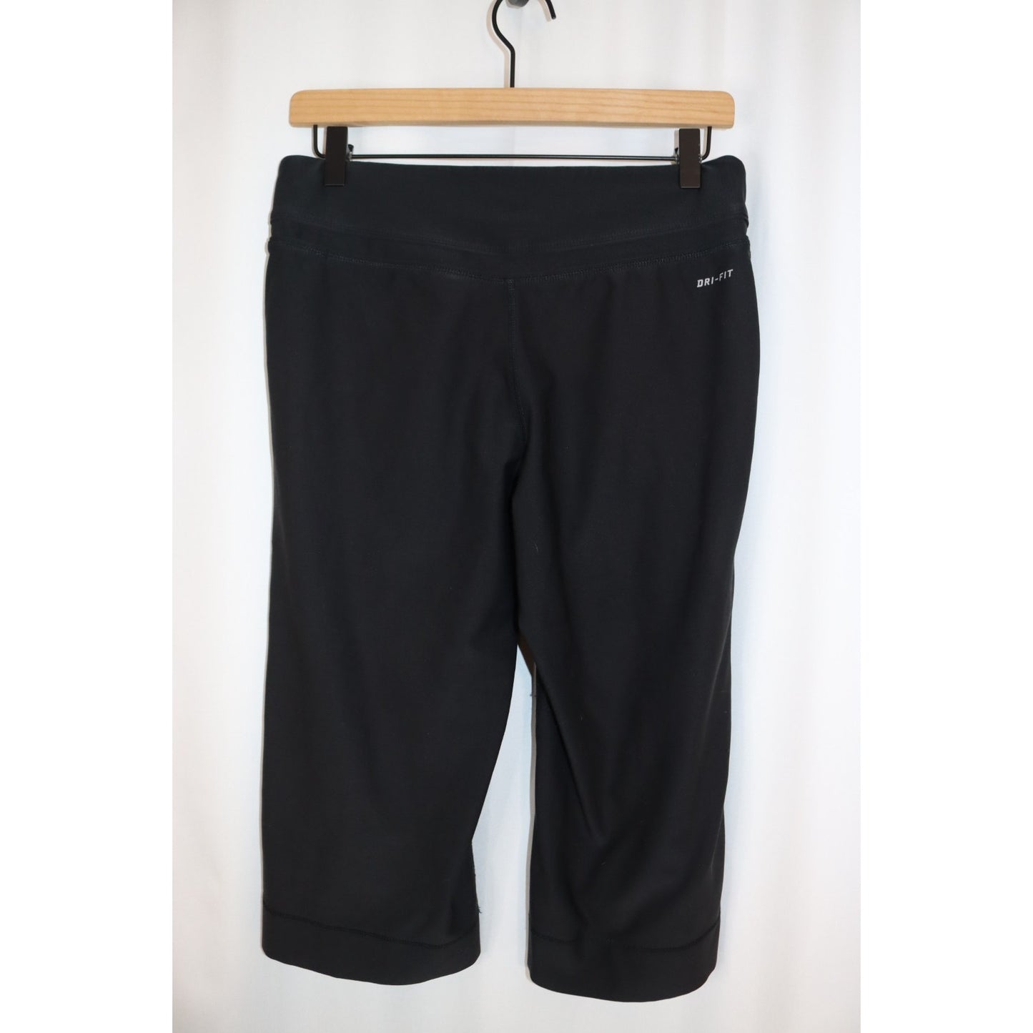 Nike Dri fit Capri Medium Black Pant Cropped Logo