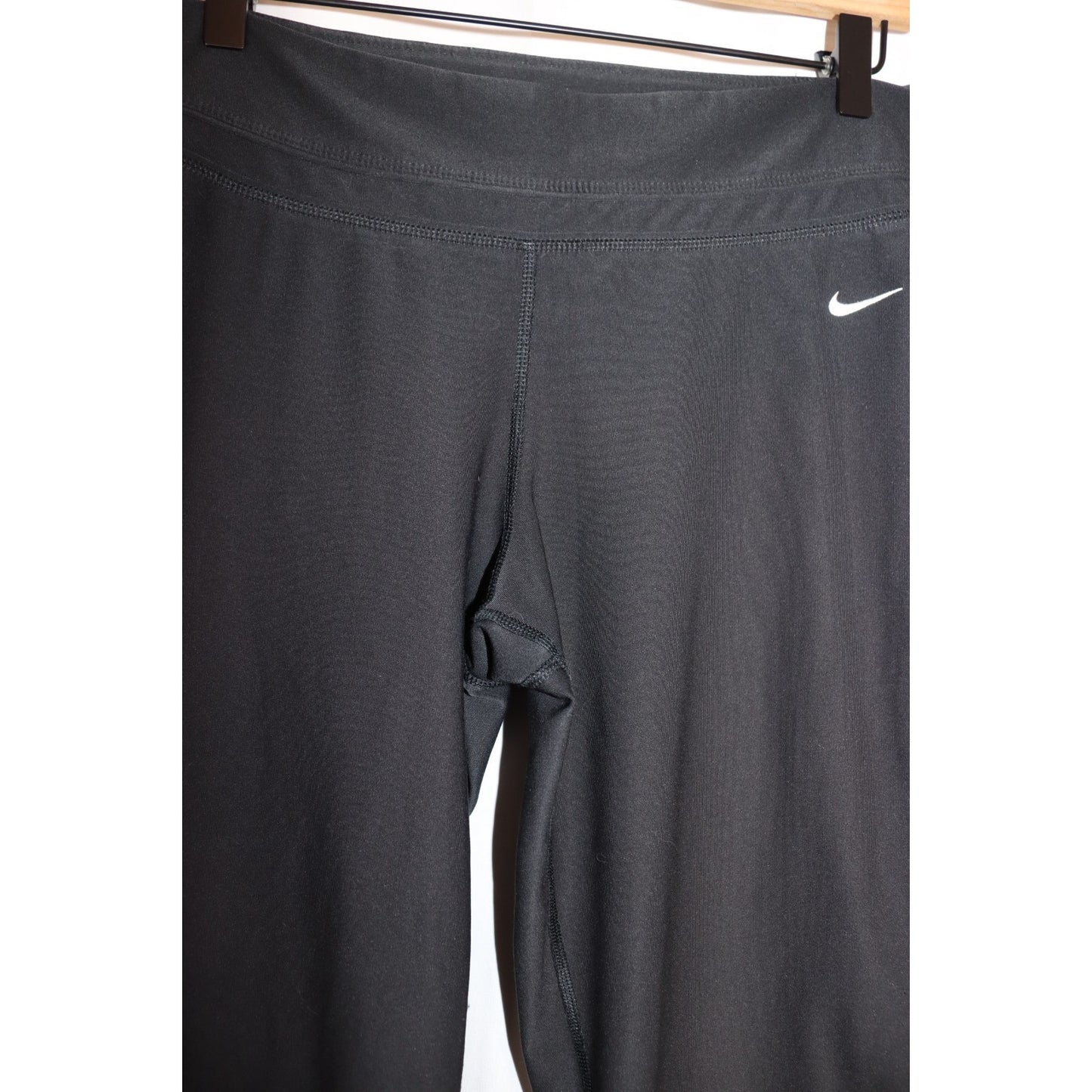 Nike Dri fit Capri Medium Black Pant Cropped Logo