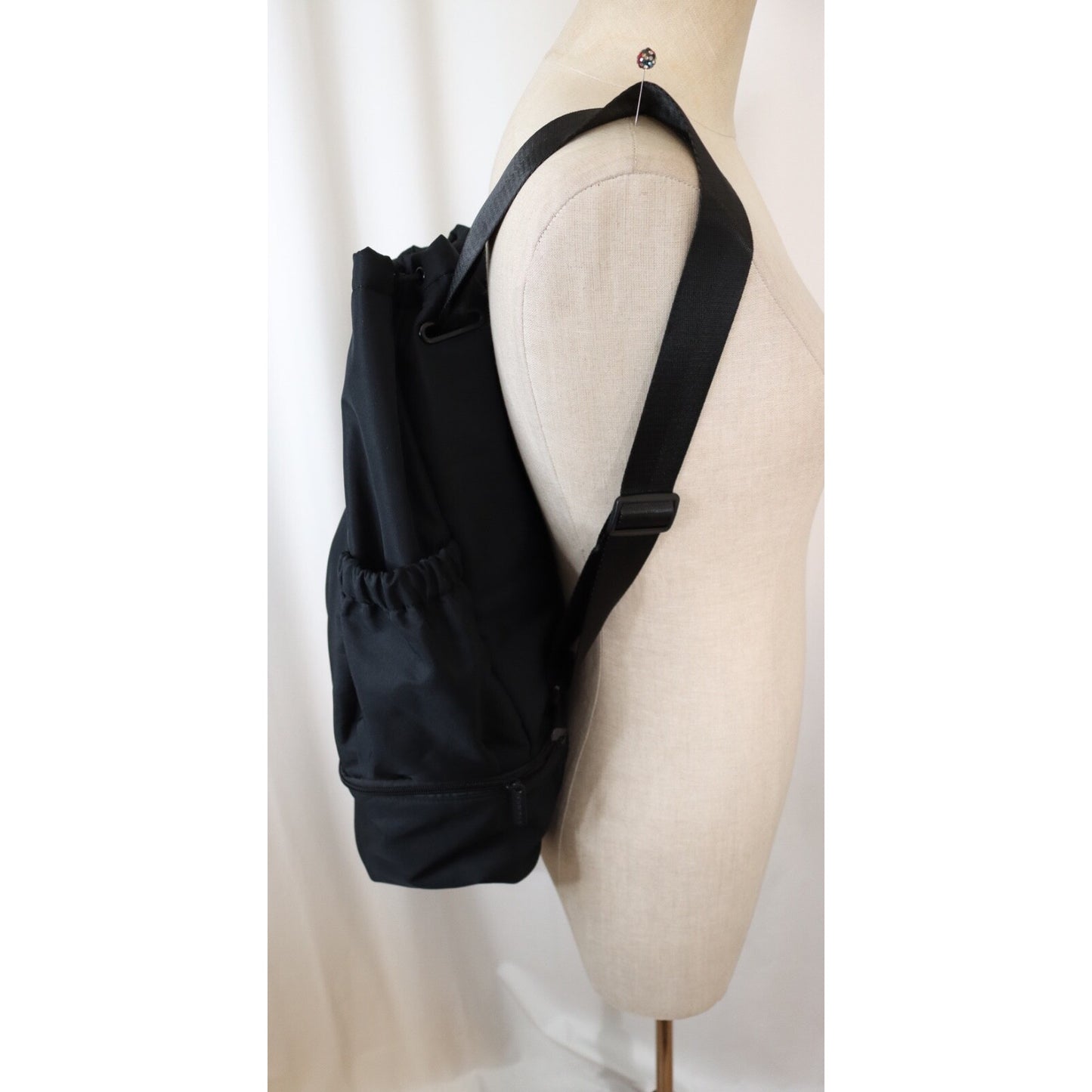 BEYOND YOGA NWT Convertible Gym Bag Backpack -Black Back Pack / Carrying Case