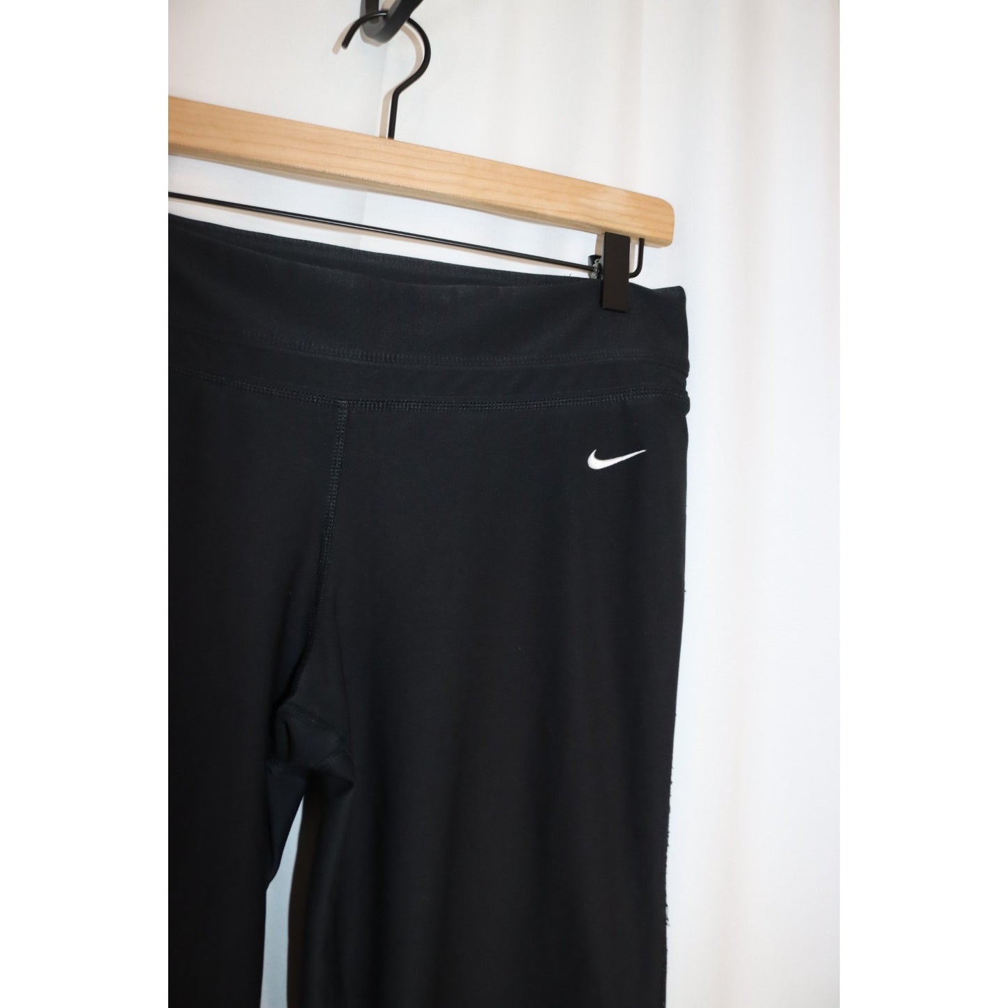 Nike Dri fit Capri Medium Black Pant Cropped Logo