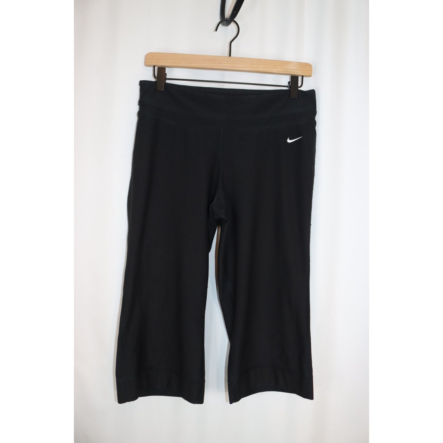 Nike Dri fit Capri Medium Black Pant Cropped Logo