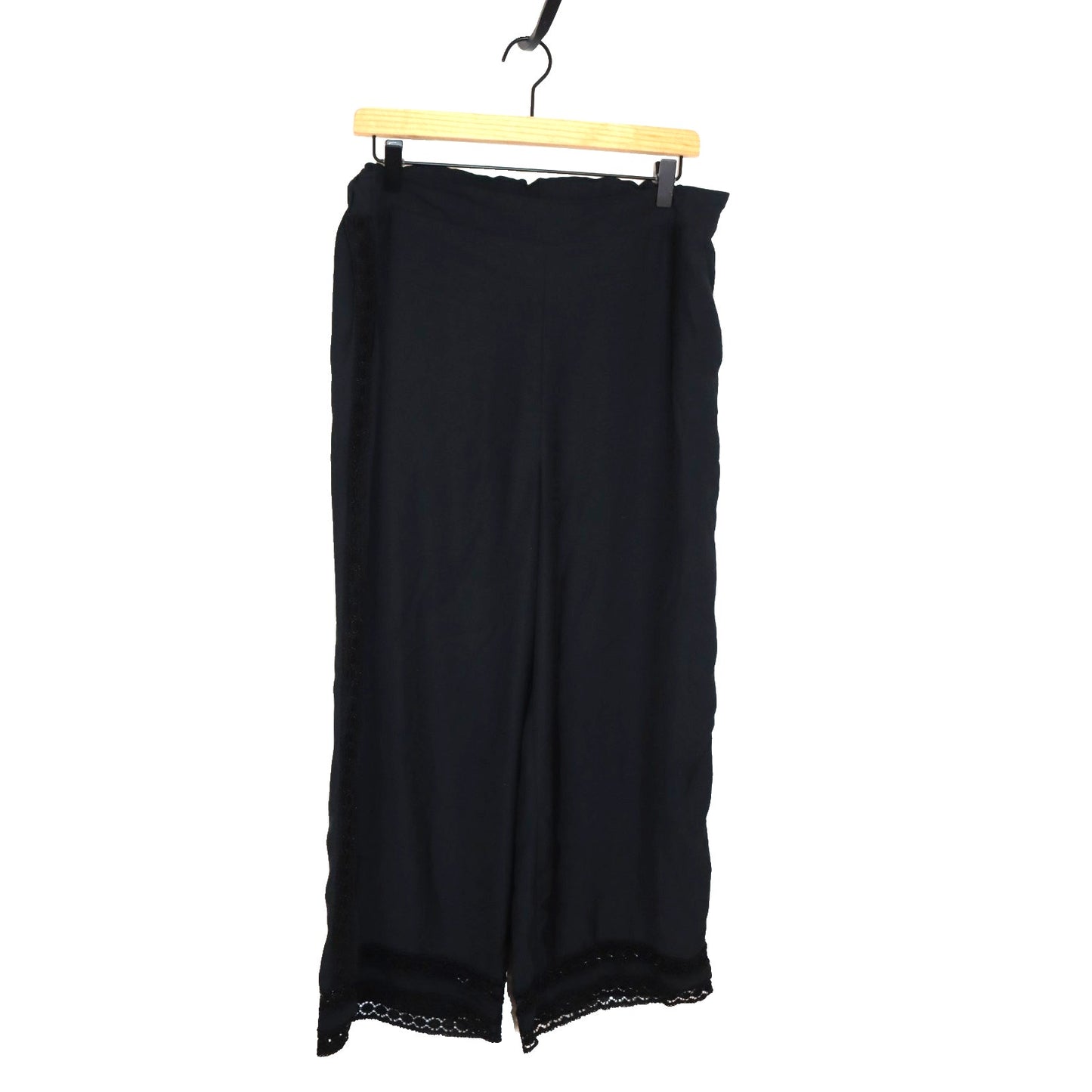 Juicy Couture Elastic Back Large Lace Bottom Pocket