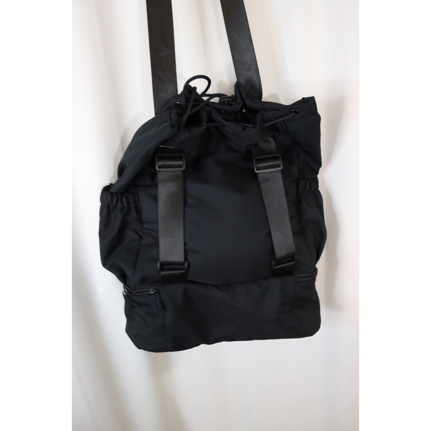 BEYOND YOGA NWT Convertible Gym Bag Backpack -Black Back Pack / Carrying Case