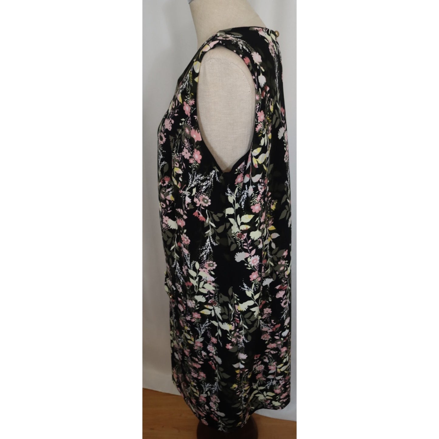 Inc International Concept 1X Black and Floral Sleeveless Polyester/Spandex
