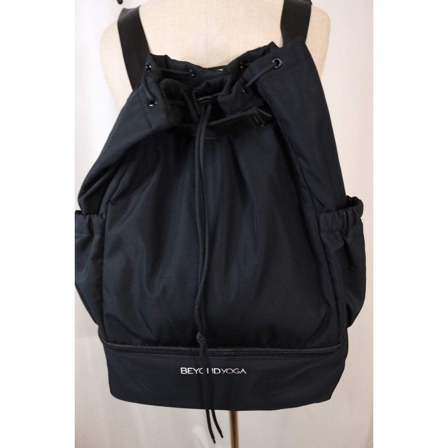 BEYOND YOGA NWT Convertible Gym Bag Backpack -Black Back Pack / Carrying Case