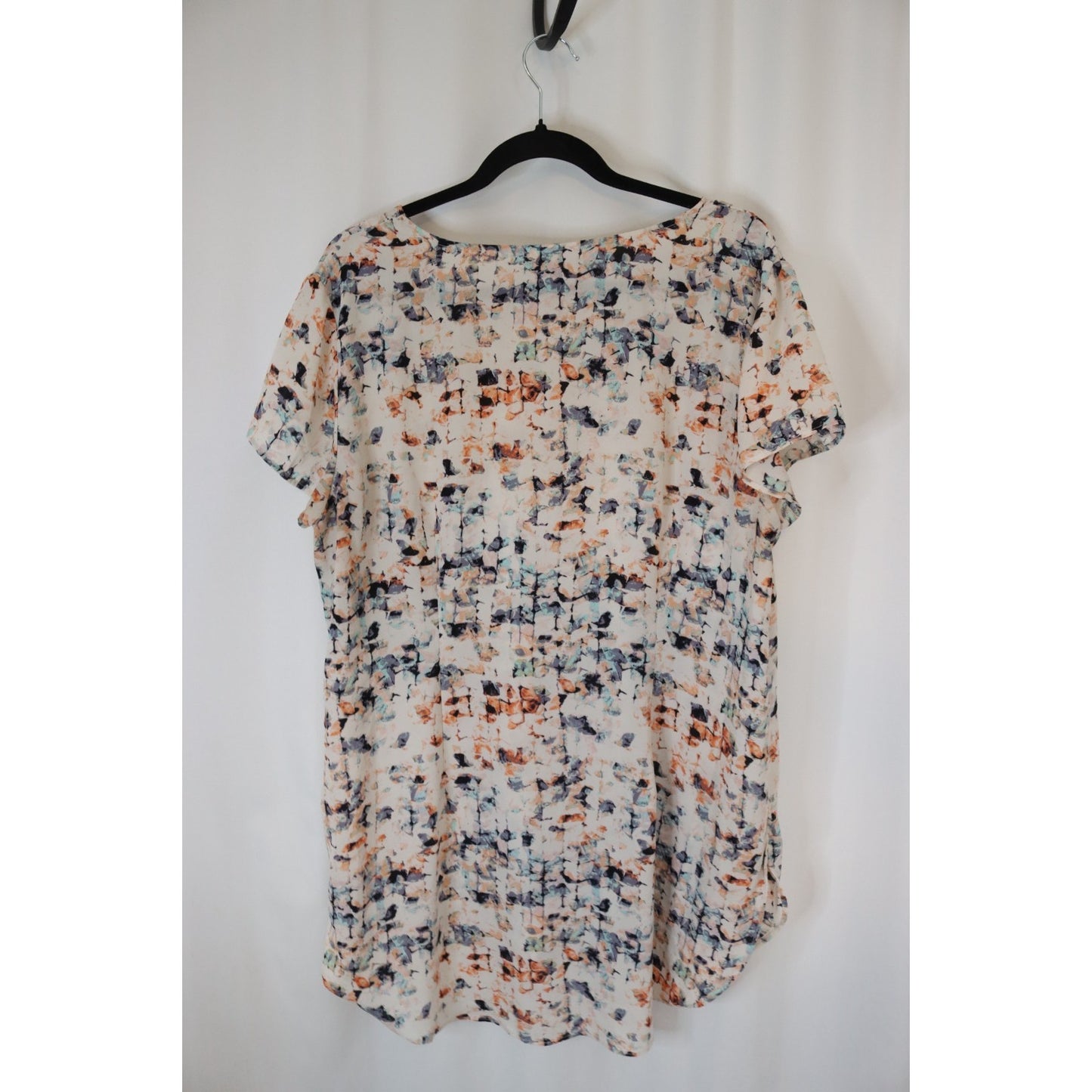 Liz Lange Maternity XXL Top Abstract Short Sleeve Polyester