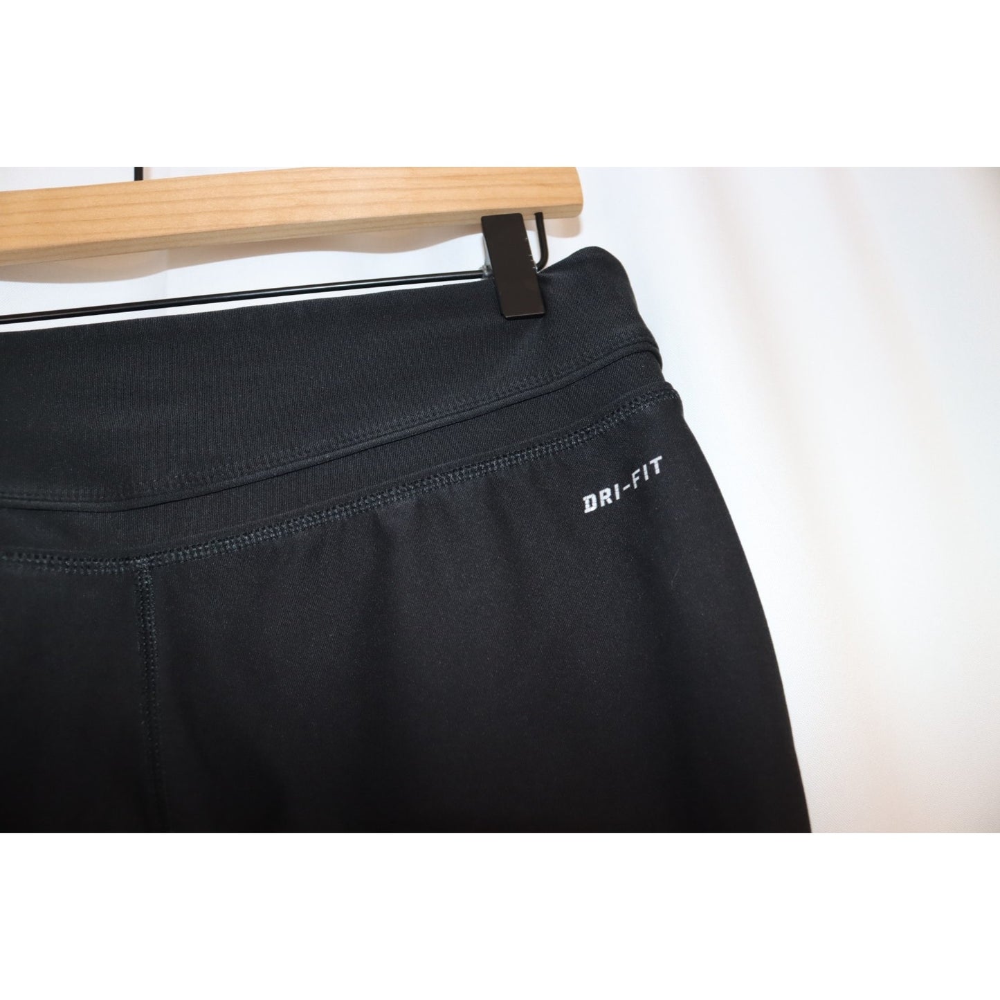 Nike Dri fit Capri Medium Black Pant Cropped Logo
